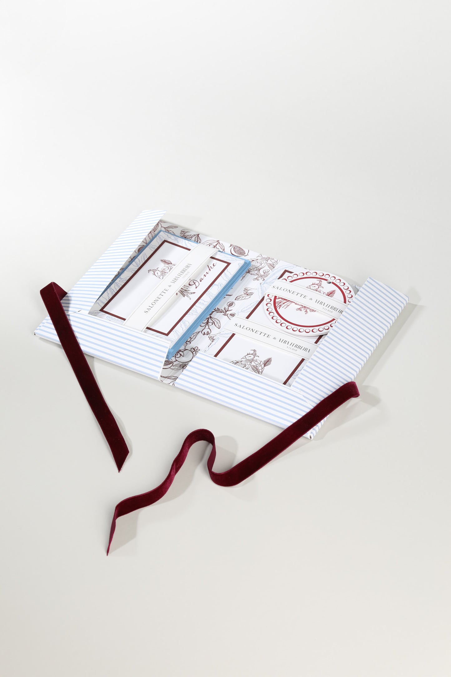 Papeterie Set „À Table“, eine Kollaboration von Salonette x Vera Ferreira.